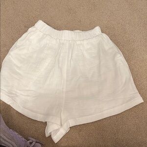 Princess Polly White Linen Shorts. Mateo Shorts White.